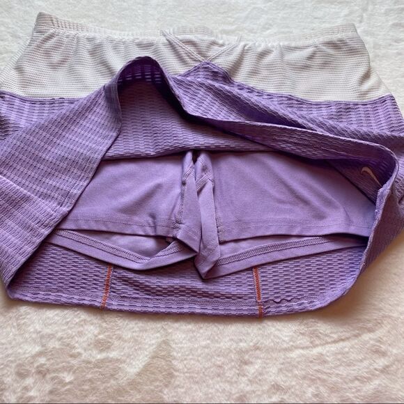 Nike White and Violet Sport Skorts Size Medium - Picture 5 of 9